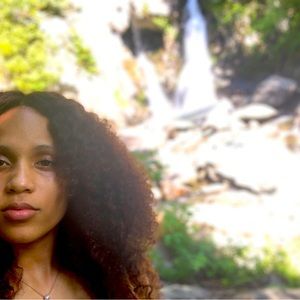 Meet your Posher, Johnaliz